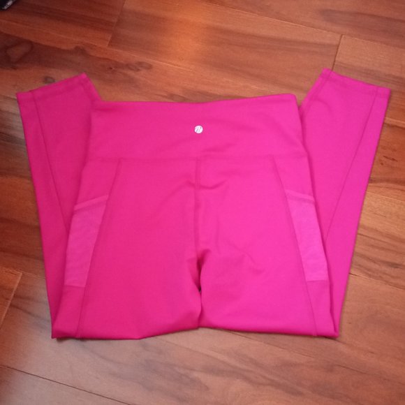 Bally Total Fitness Pants - Bally Total Fitness Pink Workout Capri's, NWOT Med.